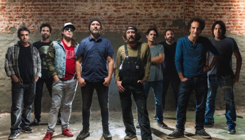 La Vela Puerca lanza en vinilo doble "A Contraluz"