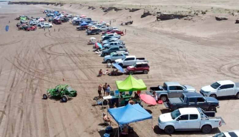 Escapa de Carnaval a Médano Blanco con más de 300 vehículos