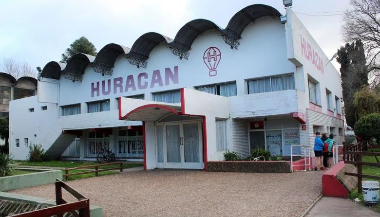 Huracán impulsa el sueño del piso flotante en El Gigante