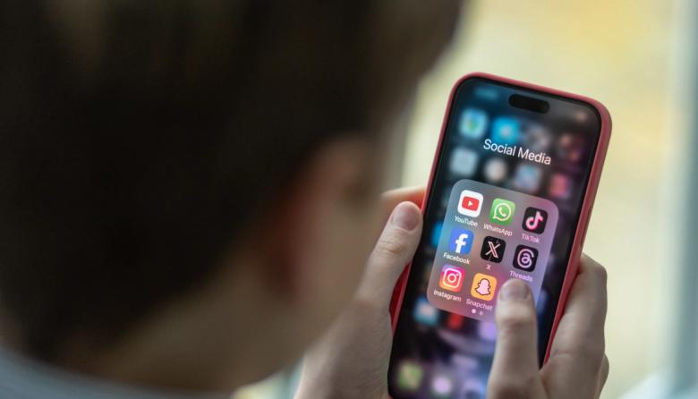 Redes sociales y adolescentes: en Provincia quieren avanzar con una prohibición más dura que en Europa