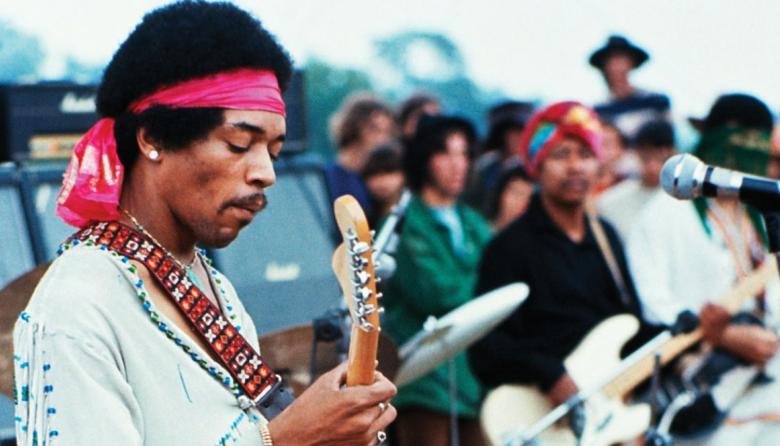 Apareció un video inédito de Jimi Hendrix en Woodstock y fue filmado desde el escenario