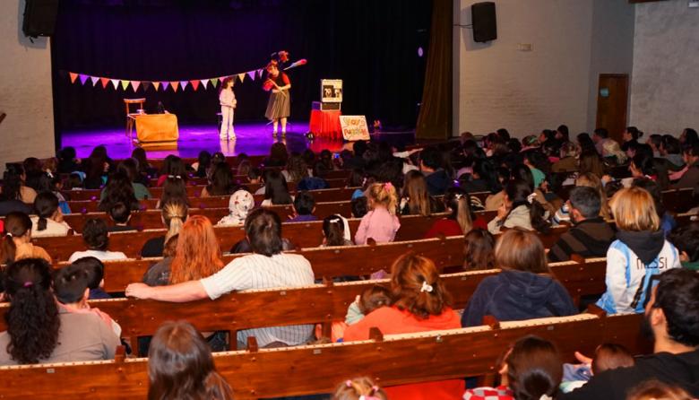 El Teatro Municipal cerró un exitoso ciclo de vacaciones de invierno con funciones a sala llena