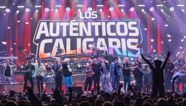 Los Auténticos Decadentes y Los Caligaris hicieron vibrar Córdoba con “La Fórmula Perfecta”