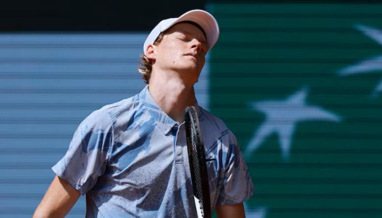 Jannik Sinner se baja del US Open por una lesión de rodilla