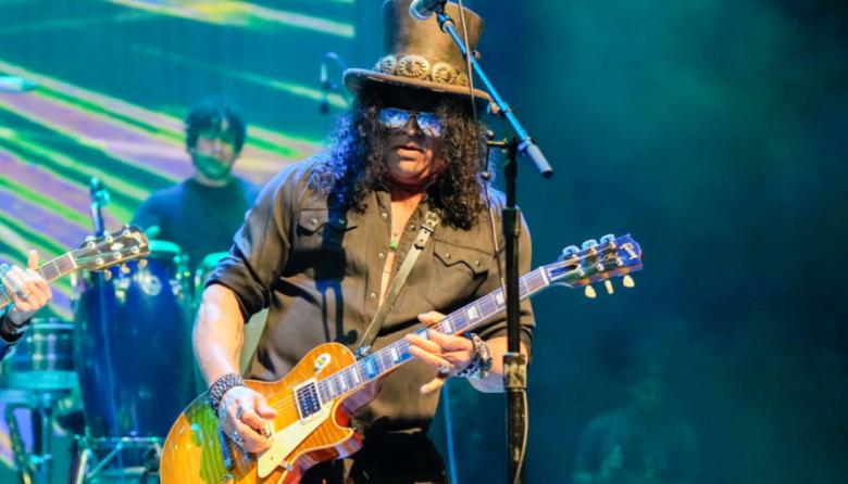 Slash ilusiona a los fans: el nuevo disco de Guns N' Roses "está cada vez más cerca"