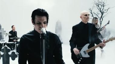 Yungblud y Billy Corgan cruzan generaciones en una nueva versión de “Zombie”