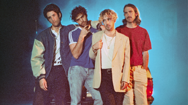 Silvestre y La Naranja estrena el videoclip de “Tocar el cielo”