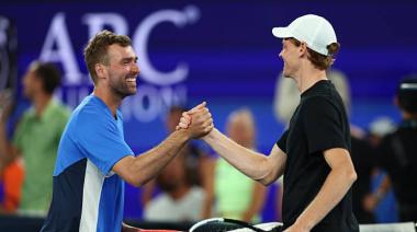 Un tenista amateur sorprendió a Sinner y se llevó un millonario premio: los mejores momentos del Point Slam