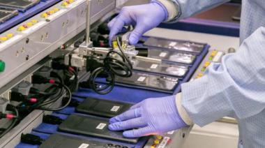 Eliminan los aranceles a celulares importados y esperan que bajen los precios
