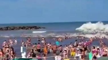 Olas gigantes en Mar del Plata y Mar Chiquita: un muerto, más de 35 heridos y tensión en las playas