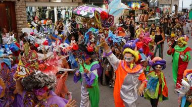 Convocan a participar del desfile del 2º Carnaval de Máscaras