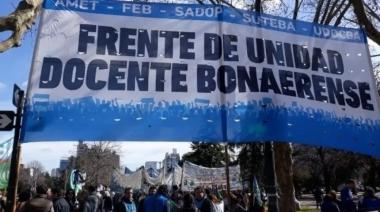En medio de la paritaria, docentes bonaerenses convocaron a un paro en contra del proyecto de reforma laboral