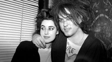 Robert Smith y Mary Poole: una historia de amor real que inspiró al líder de The Cure