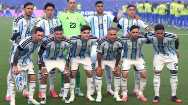 Argentina usará su camiseta titular en la final del Mundial ante España
