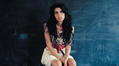 Amy Winehouse: reeditan “Back to Black” por sus 20 años con demos inéditas y un show completo