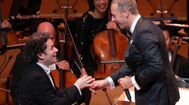 Chris Martin emocionó en Los Ángeles con “Viva la Vida” junto a Gustavo Dudamel