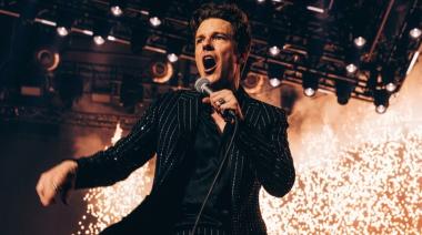 Brandon Flowers adelantó tres canciones de su nuevo disco en un show en vivo