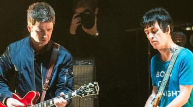 Noel Gallagher está escribiendo nuevas canciones, según Johnny Marr