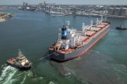 Puerto Quequén paralizado por un conflicto gremial